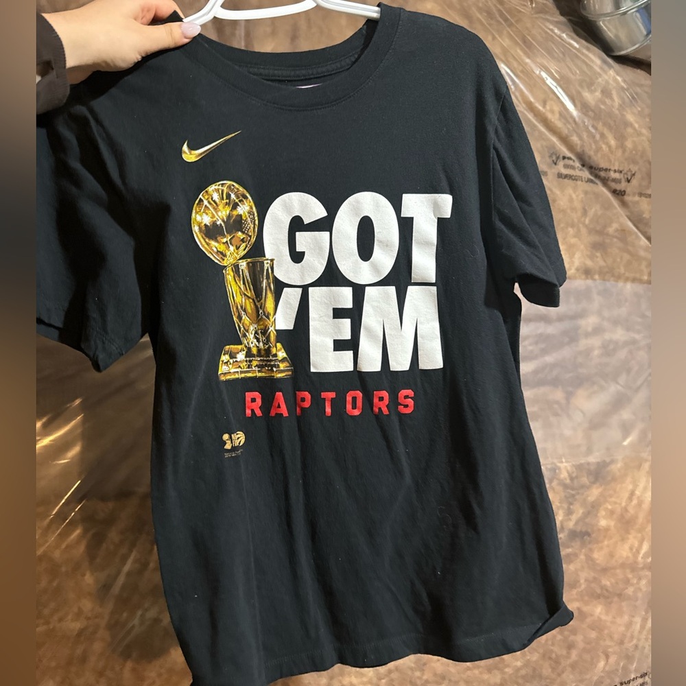 Toronto Raptors Nike Dri-FIT "Got 'Em" Men's NBA Parade Champs T-Shirt
